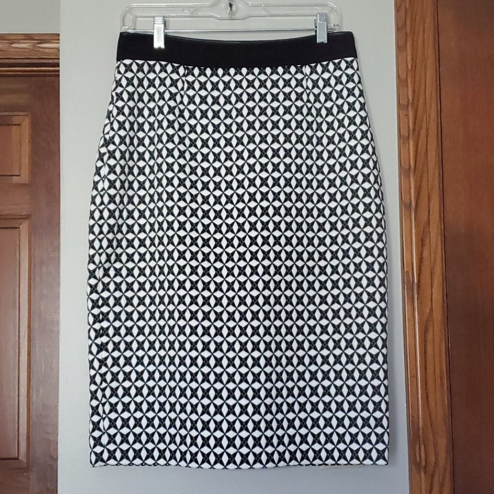 Banana Republic Woven Jacquard Pencil Skirt